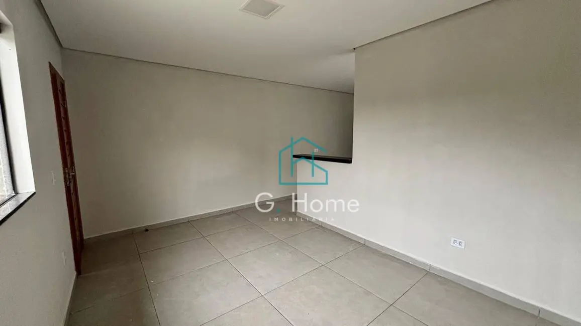 Casa com 3 quartos à venda, 150m2 em Bandeirantes, Londrina - PR - imagem 3 Foto 3 de Casa com 3 quartos à venda, 150m2 em Bandeirantes, Londrina - PR