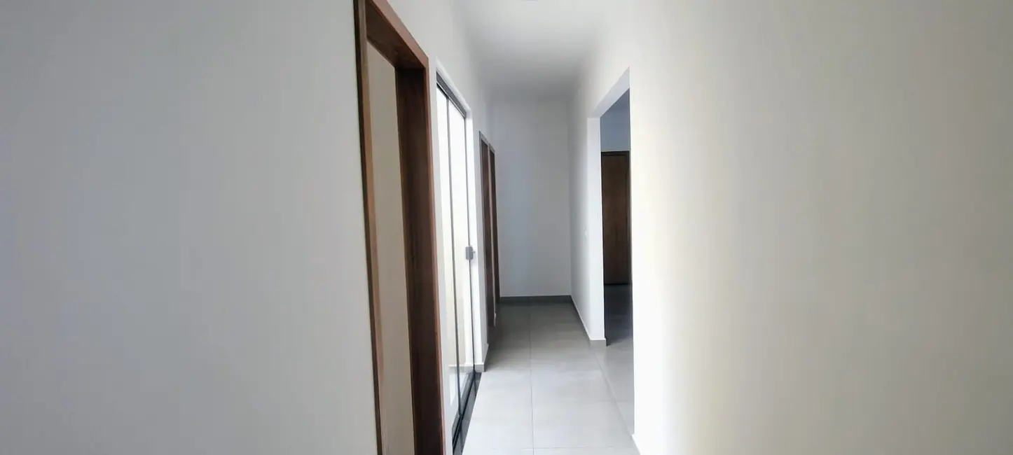Casa com 3 quartos à venda, 225m2 em Ibipora - PR - imagem 9 Foto 9 de Casa com 3 quartos à venda, 225m2 em Ibipora - PR