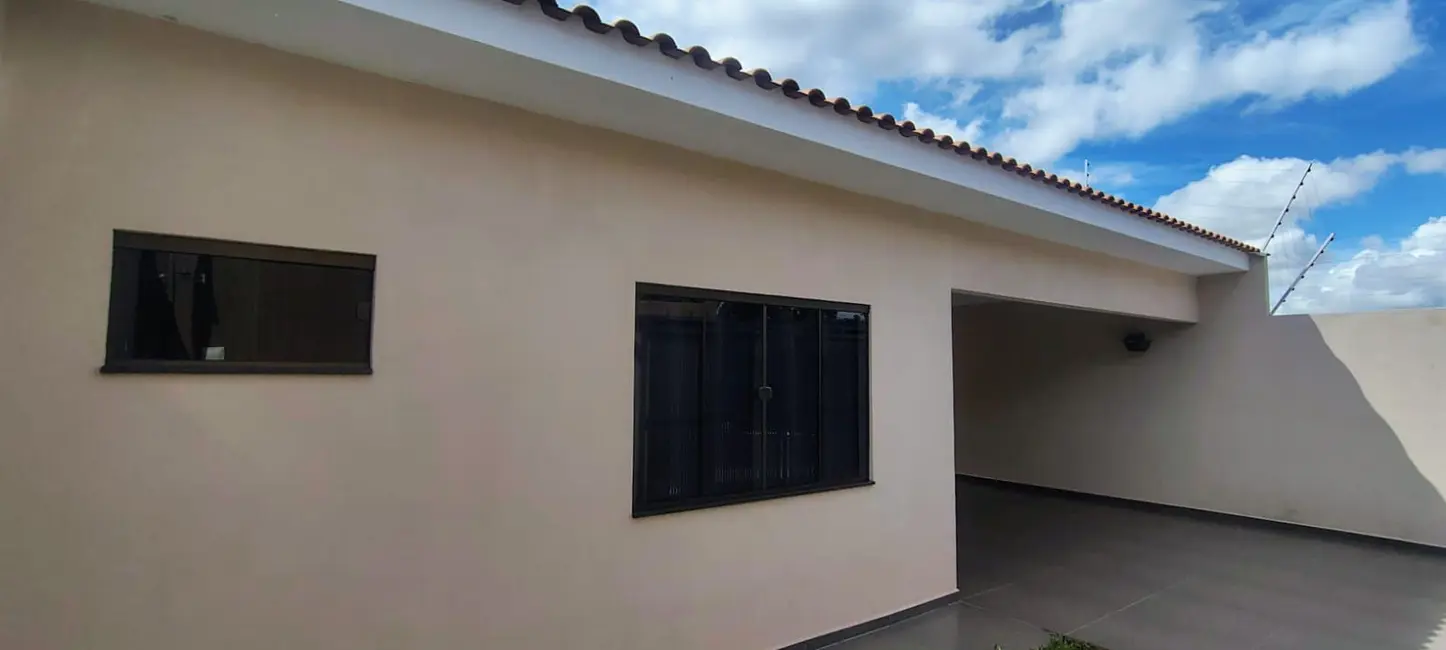 Casa com 3 quartos à venda, 225m2 em Ibipora - PR - imagem 5 Foto 5 de Casa com 3 quartos à venda, 225m2 em Ibipora - PR