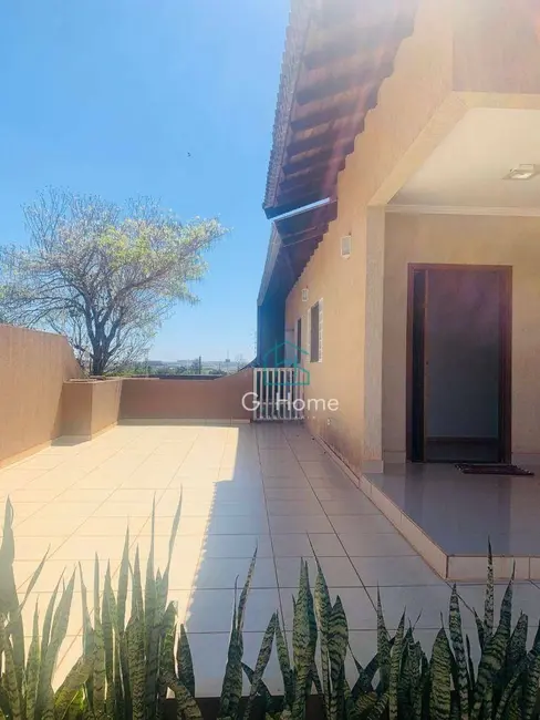 Casa com 2 quartos à venda, 250m2 em Ibipora - PR - imagem 2 Foto 2 de Casa com 2 quartos à venda, 250m2 em Ibipora - PR