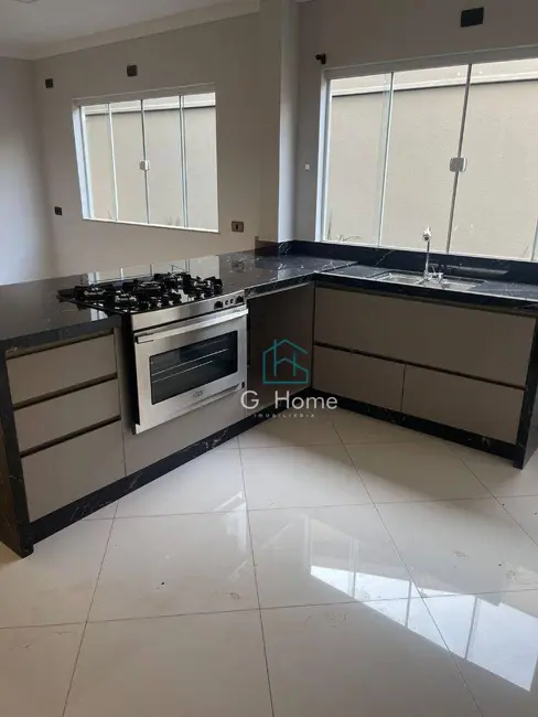 Foto 8 de Sobrado com 3 quartos à venda, 250m2 em Jardim Santa Alice, Londrina - PR
