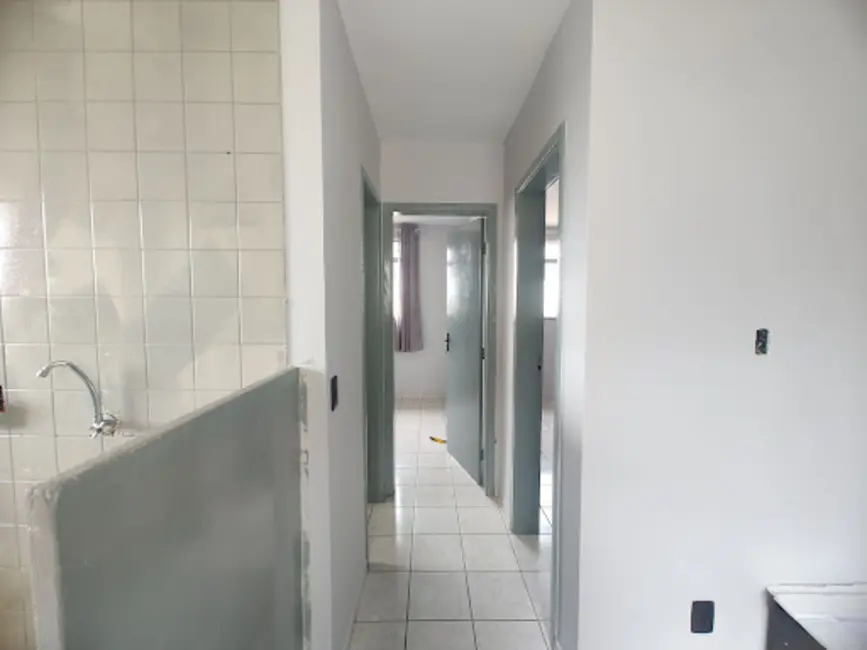 Foto 6 de Apartamento com 2 quartos para alugar, 45m2 em Nova Olinda, Londrina - PR