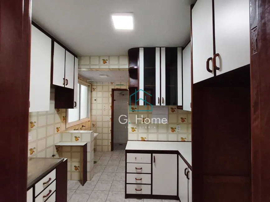 Foto 3 de Apartamento com 2 quartos à venda, 73m2 em Centro, Londrina - PR