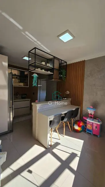 Foto 8 de Casa com 2 quartos à venda, 250m2 em Jardim Montecatini, Londrina - PR