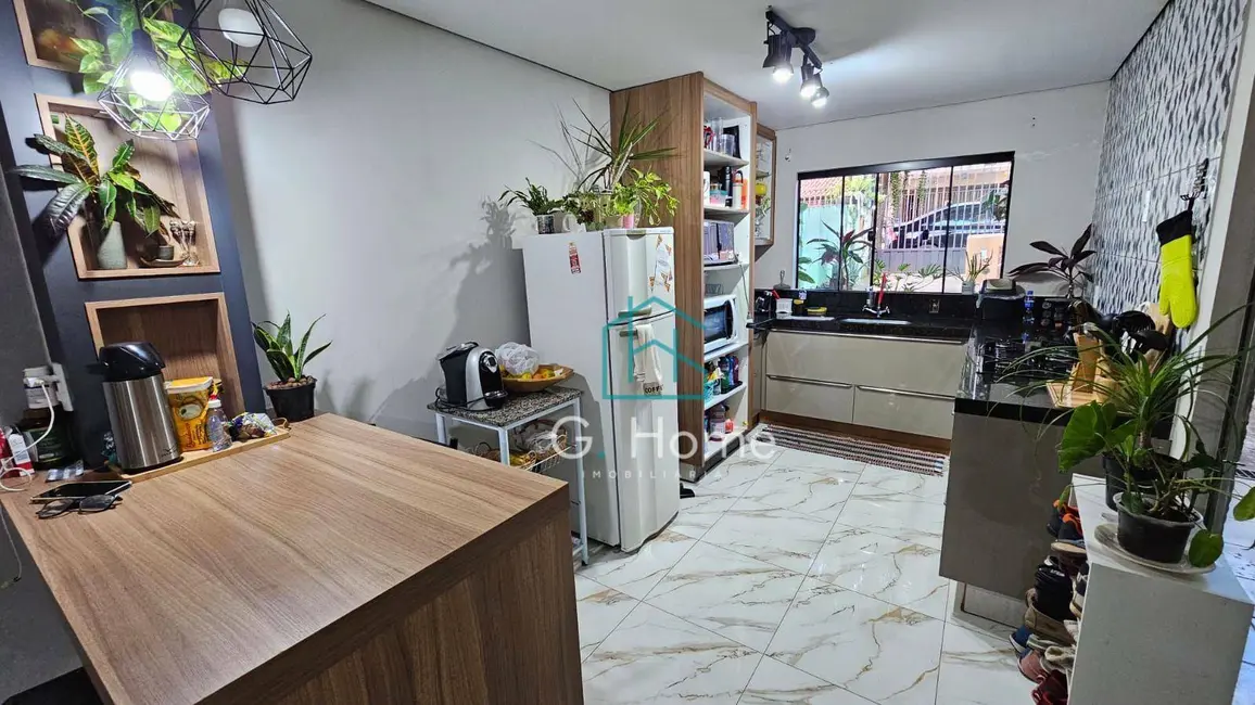 Foto 2 de Casa com 3 quartos à venda, 185m2 em Tarobá, Londrina - PR