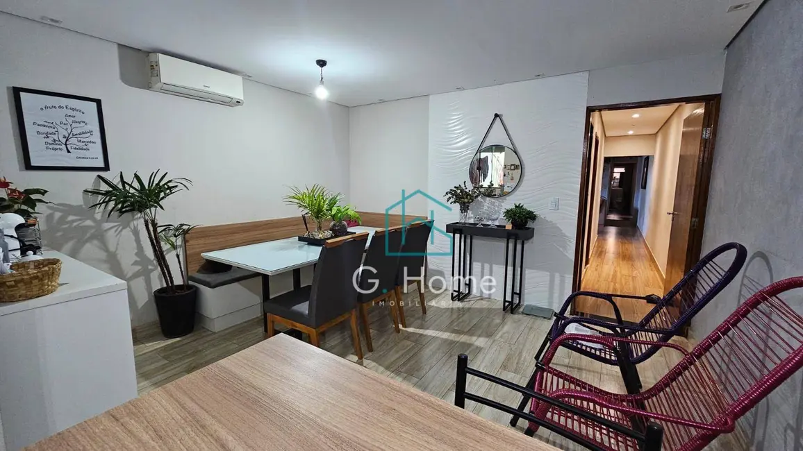 Foto 4 de Casa com 3 quartos à venda, 185m2 em Tarobá, Londrina - PR
