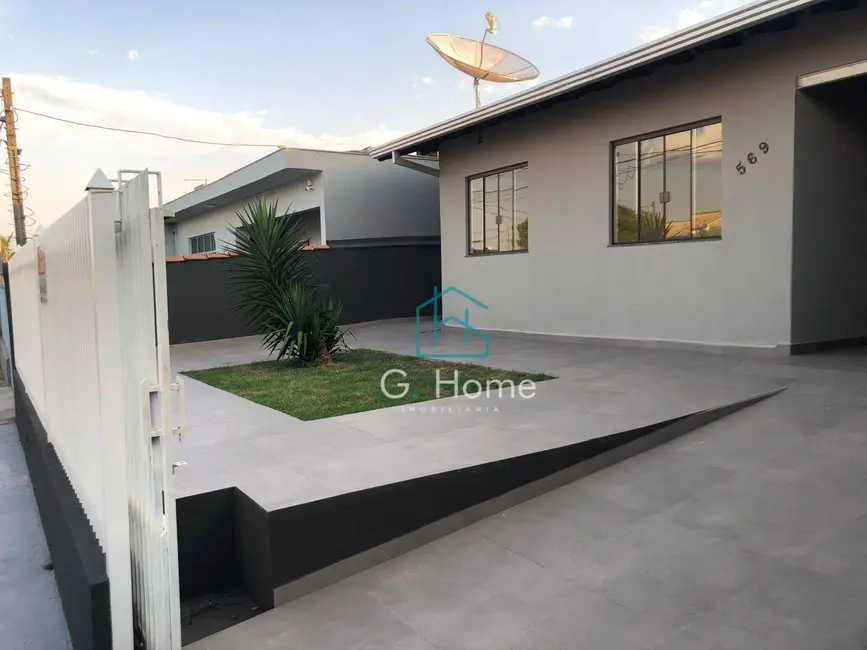 Foto 1 de Casa com 3 quartos à venda, 300m2 em Bandeirantes, Londrina - PR