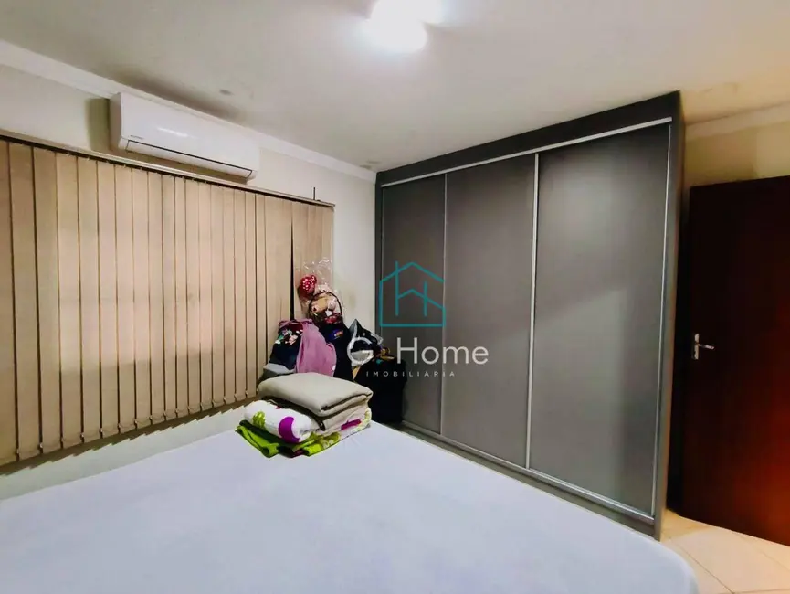 Casa com 3 quartos à venda, 258m2 em Jardim Viena, Londrina - PR - imagem 9 Foto 9 de Casa com 3 quartos à venda, 258m2 em Jardim Viena, Londrina - PR