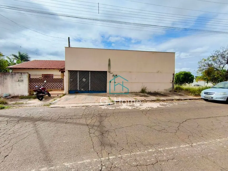 Casa com 3 quartos à venda, 258m2 em Jardim Viena, Londrina - PR - imagem 1 Foto 1 de Casa com 3 quartos à venda, 258m2 em Jardim Viena, Londrina - PR