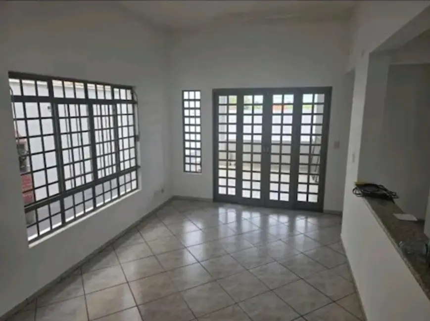 Foto 2 de Casa com 5 quartos para alugar, 500m2 em Jardim Tarumã, Londrina - PR