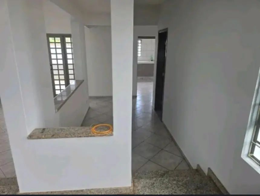 Foto 3 de Casa com 5 quartos para alugar, 500m2 em Jardim Tarumã, Londrina - PR