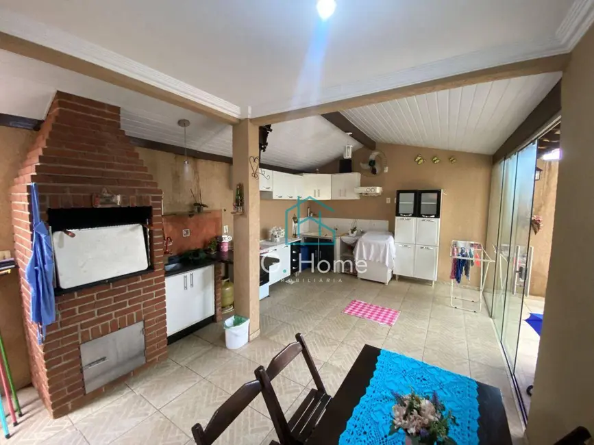Foto 3 de Casa com 3 quartos à venda, 250m2 em Jardim Santa Alice, Londrina - PR