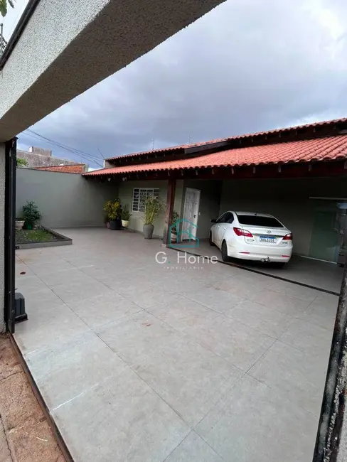Casa com 3 quartos à venda, 280m2 em Conjunto Santa Rita 6, Londrina - PR - imagem 2 Foto 2 de Casa com 3 quartos à venda, 280m2 em Conjunto Santa Rita 6, Londrina - PR