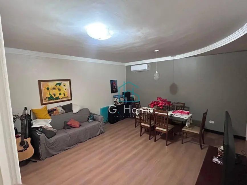 Casa com 3 quartos à venda, 280m2 em Conjunto Santa Rita 6, Londrina - PR - imagem 5 Foto 5 de Casa com 3 quartos à venda, 280m2 em Conjunto Santa Rita 6, Londrina - PR