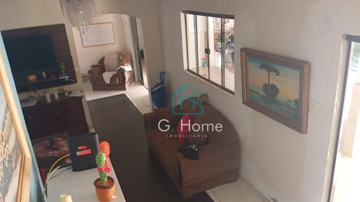 Foto 2 de Sobrado com 3 quartos à venda, 300m2 em Maria Lúcia, Londrina - PR