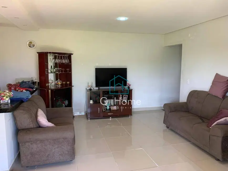 Chácara com 6 quartos para alugar, 2000m2 em Londrina - PR - imagem 6 Foto 6 de Chácara com 6 quartos para alugar, 2000m2 em Londrina - PR