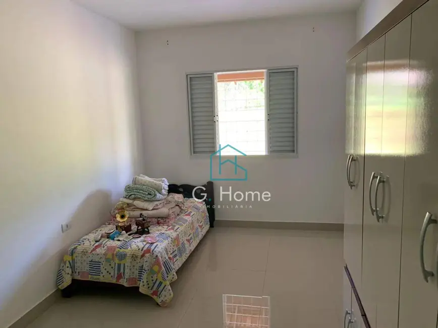 Chácara com 6 quartos para alugar, 2000m2 em Londrina - PR - imagem 9 Foto 9 de Chácara com 6 quartos para alugar, 2000m2 em Londrina - PR