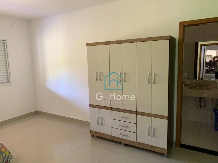 Chácara com 6 quartos para alugar, 2000m2 em Londrina - PR - imagem 8 Foto 8 de Chácara com 6 quartos para alugar, 2000m2 em Londrina - PR