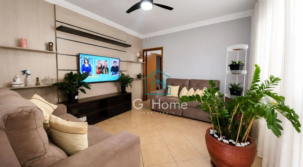 Casa com 3 quartos à venda, 255m2 em Jardim Monte Sinai, Londrina - PR - imagem 2 Foto 2 de Casa com 3 quartos à venda, 255m2 em Jardim Monte Sinai, Londrina - PR