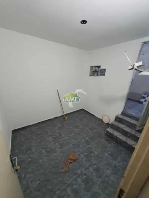 Casa com 1 quarto para alugar em Inhoaíba, Rio De Janeiro - RJ - imagem 5 Foto 5 de Casa com 1 quarto para alugar em Inhoaíba, Rio De Janeiro - RJ
