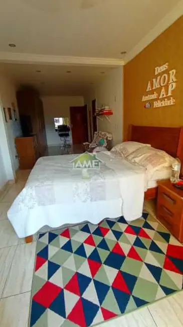 Casa com 3 quartos para alugar em Santíssimo, Rio De Janeiro - RJ - imagem 8 Foto 8 de Casa com 3 quartos para alugar em Santíssimo, Rio De Janeiro - RJ