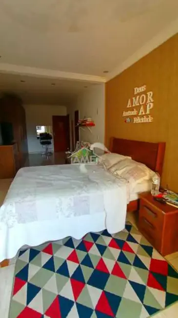 Casa com 3 quartos para alugar em Santíssimo, Rio De Janeiro - RJ - imagem 7 Foto 7 de Casa com 3 quartos para alugar em Santíssimo, Rio De Janeiro - RJ