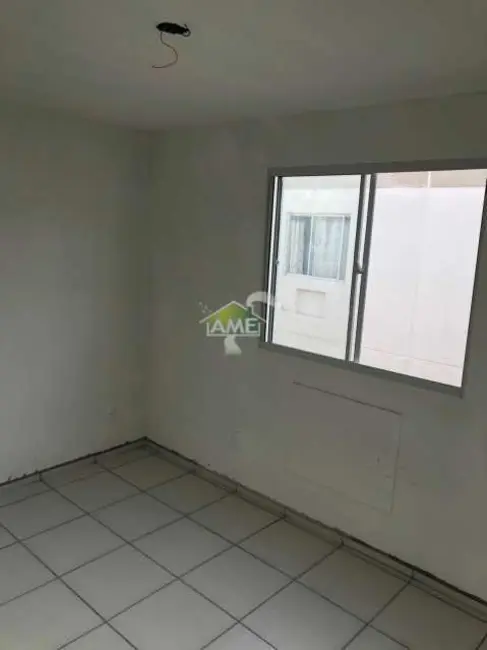 Foto 2 de Apartamento com 2 quartos para alugar em Santa Cruz, Rio De Janeiro - RJ