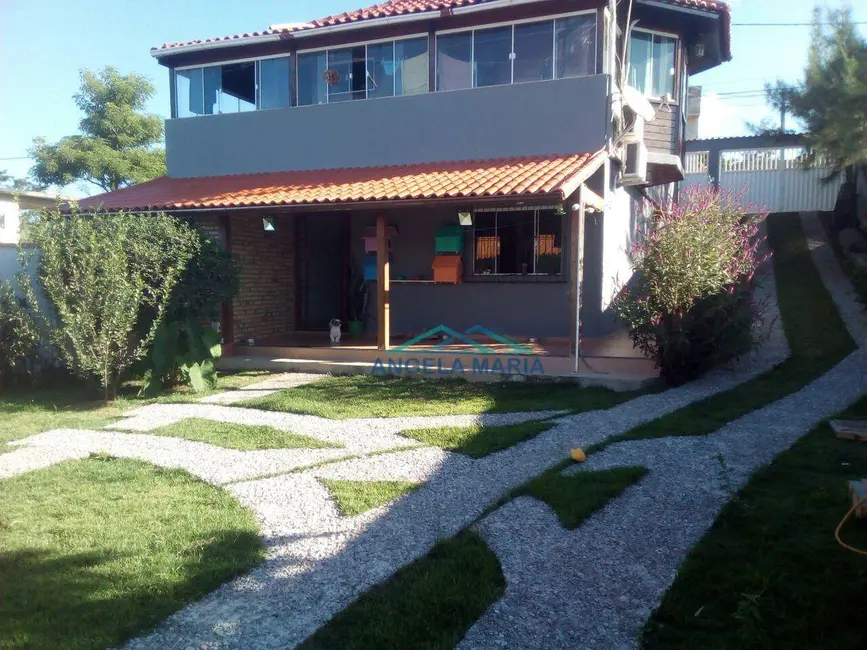 Foto 1 de Casa com 4 quartos à venda, 420m2 em Rio Das Ostras - RJ