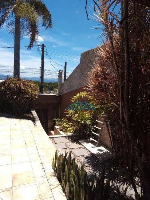 Casa de Condomínio com 4 quartos à venda, 140m2 em Maria Turri, Rio Das Ostras - RJ - imagem 5 Foto 5 de Casa de Condomínio com 4 quartos à venda, 140m2 em Maria Turri, Rio Das Ostras - RJ