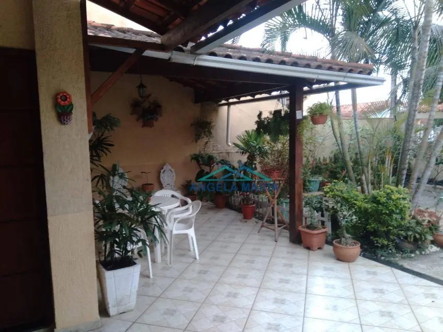 Foto 4 de Casa com 3 quartos à venda em Jardim Mariléa, Rio Das Ostras - RJ