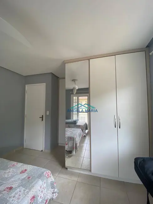 Casa com 3 quartos à venda em Extensão do Bosque, Rio Das Ostras - RJ - imagem 5 Foto 5 de Casa com 3 quartos à venda em Extensão do Bosque, Rio Das Ostras - RJ