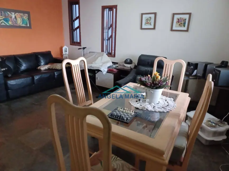 Casa com 4 quartos à venda, 280m2 em Village Rio das Ostras, Rio Das Ostras - RJ - imagem 6 Foto 6 de Casa com 4 quartos à venda, 280m2 em Village Rio das Ostras, Rio Das Ostras - RJ