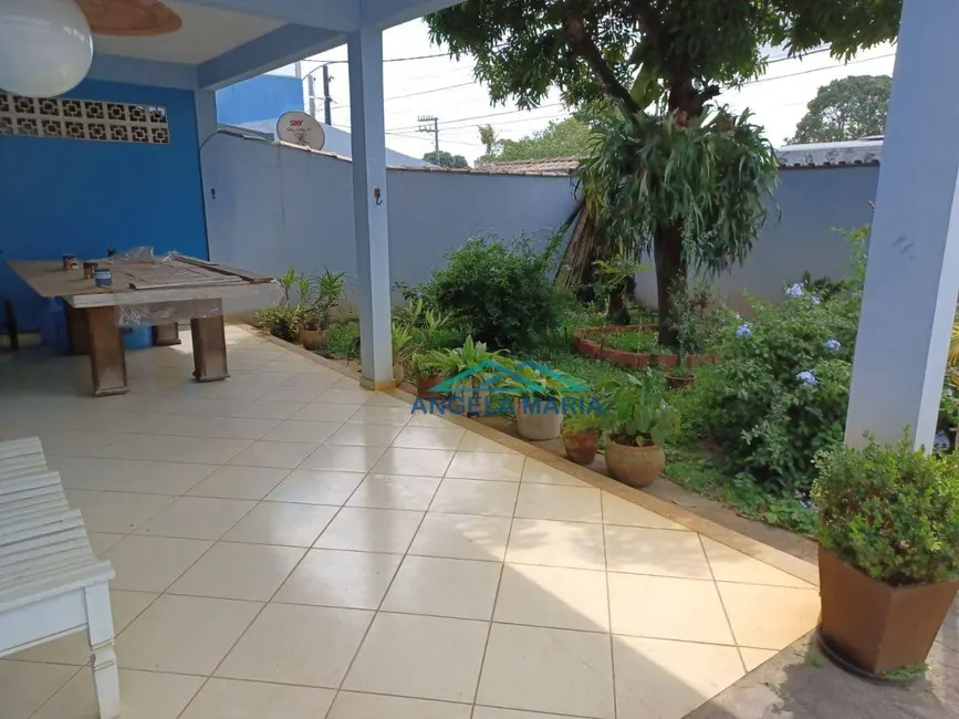 Casa com 4 quartos à venda, 280m2 em Village Rio das Ostras, Rio Das Ostras - RJ - imagem 3 Foto 3 de Casa com 4 quartos à venda, 280m2 em Village Rio das Ostras, Rio Das Ostras - RJ