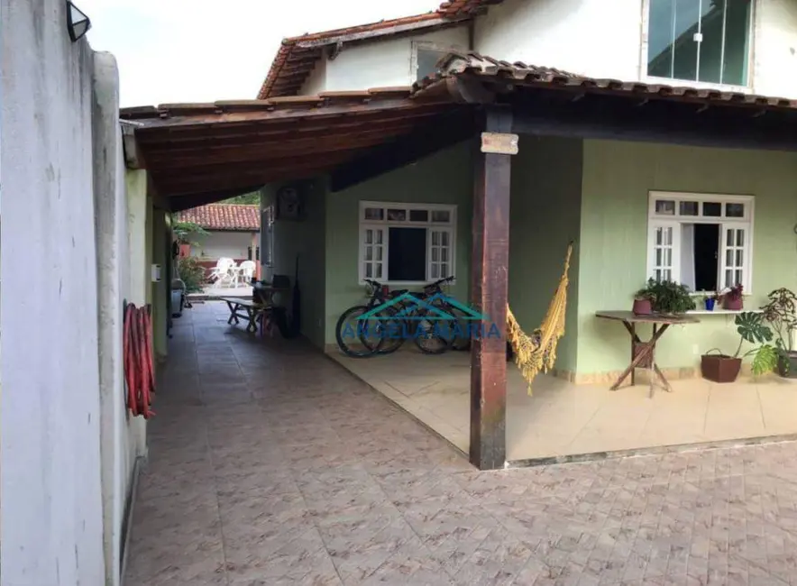 Foto 2 de Casa com 4 quartos à venda em Ouro Verde, Rio Das Ostras - RJ