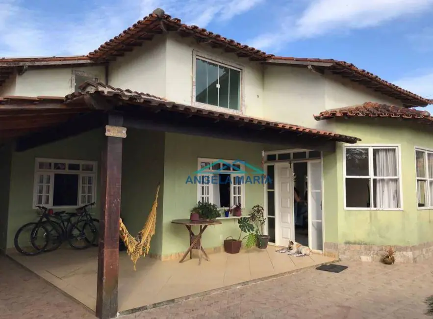 Foto 1 de Casa com 4 quartos à venda em Ouro Verde, Rio Das Ostras - RJ