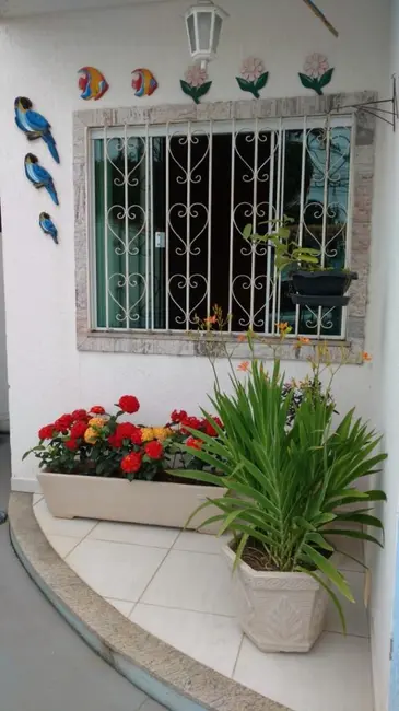 Foto 1 de Apartamento com 2 quartos à venda em Jardim Mariléa, Rio Das Ostras - RJ