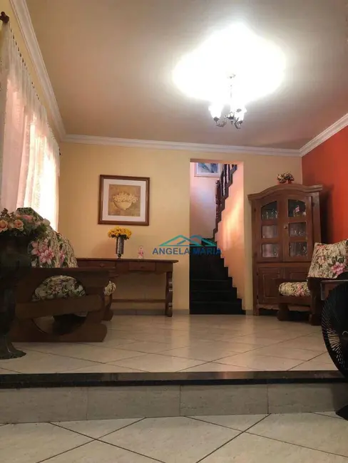 Foto 8 de Casa com 3 quartos à venda, 527m2 em Jardim Mariléa, Rio Das Ostras - RJ