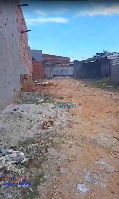 Foto 1 de Terreno / Lote à venda e para alugar em Rio Das Ostras - RJ