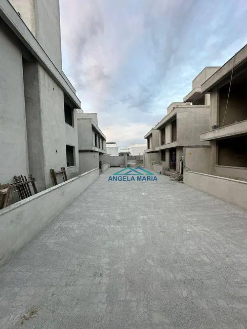 Foto 2 de Casa à venda em Jardim Mariléa, Rio Das Ostras - RJ