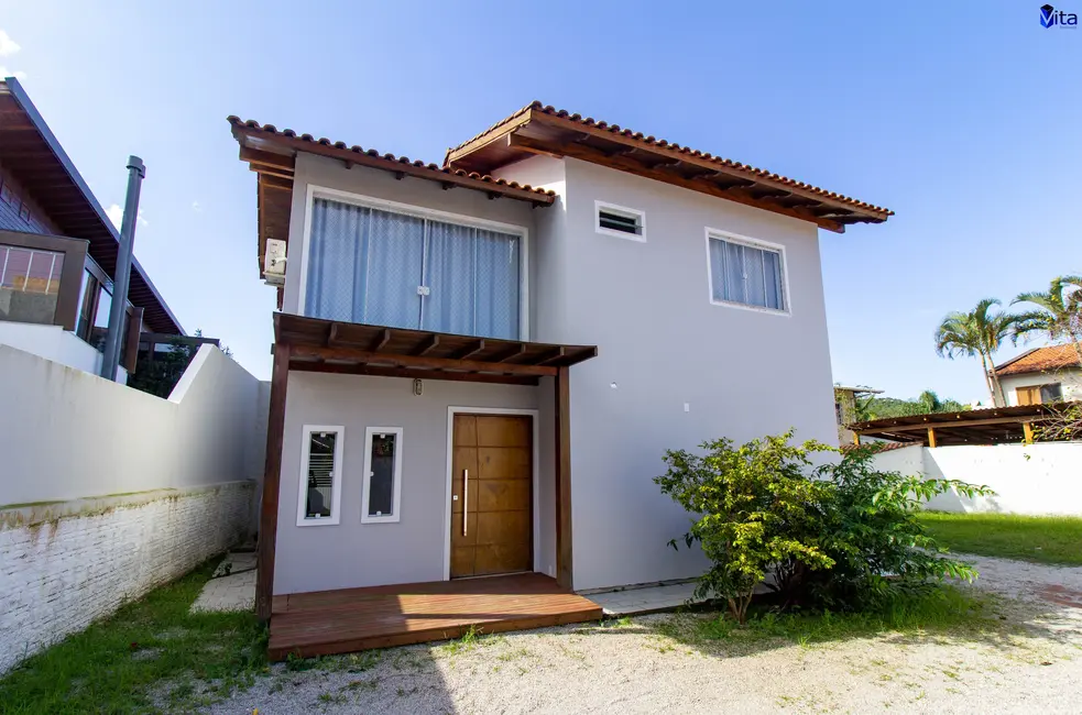 Foto 1 de Casa com 3 quartos para alugar, 140m2 em Cachoeira do Bom Jesus, Florianopolis - SC