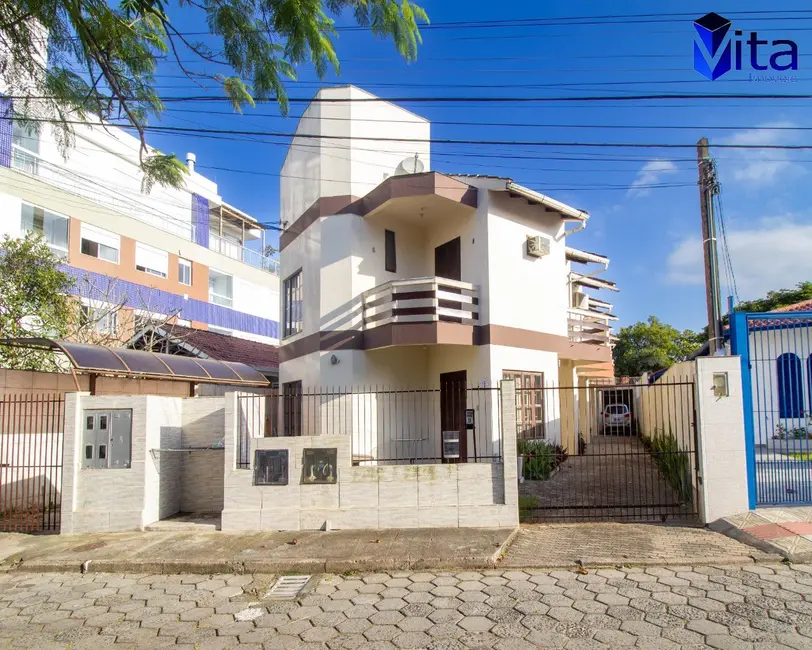 Foto 1 de Apartamento com 3 quartos para alugar, 100m2 em Cachoeira do Bom Jesus, Florianopolis - SC