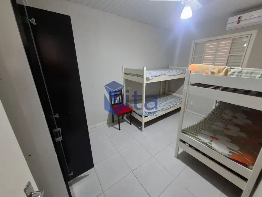 Casa com 2 quartos para alugar, 80m2 em Cachoeira do Bom Jesus, Florianopolis - SC - imagem 4 Foto 4 de Casa com 2 quartos para alugar, 80m2 em Cachoeira do Bom Jesus, Florianopolis - SC