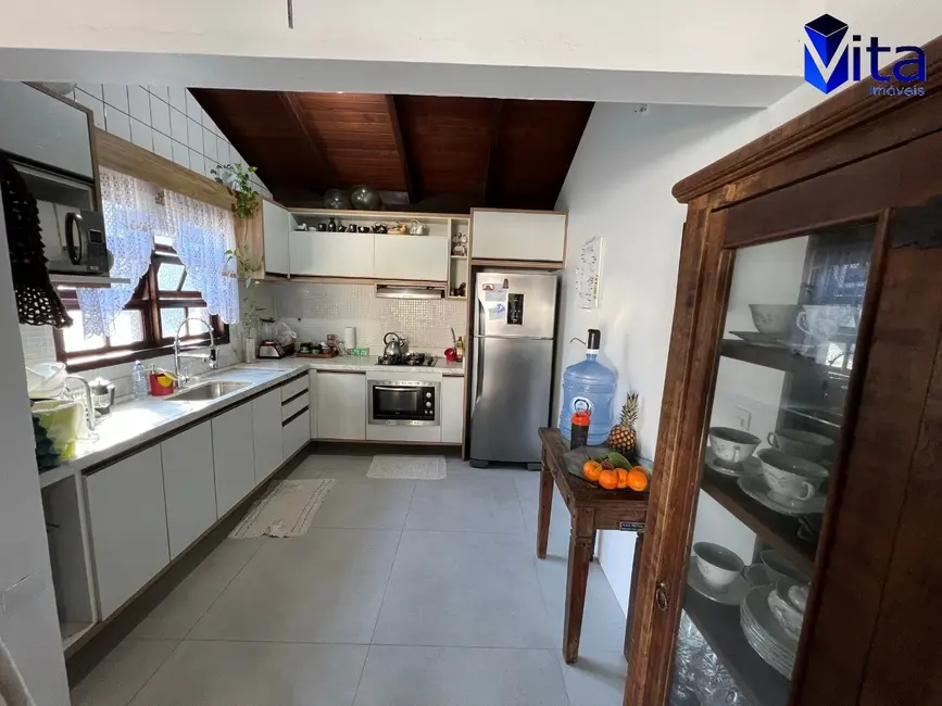 Casa com 3 quartos para alugar, 120m2 em Cachoeira do Bom Jesus, Florianopolis - SC - imagem 7 Foto 7 de Casa com 3 quartos para alugar, 120m2 em Cachoeira do Bom Jesus, Florianopolis - SC