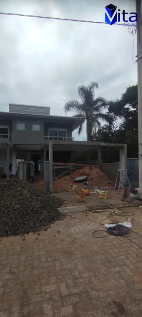 Casa com 3 quartos à venda, 180m2 em Florianopolis - SC - imagem 3 Foto 3 de Casa com 3 quartos à venda, 180m2 em Florianopolis - SC