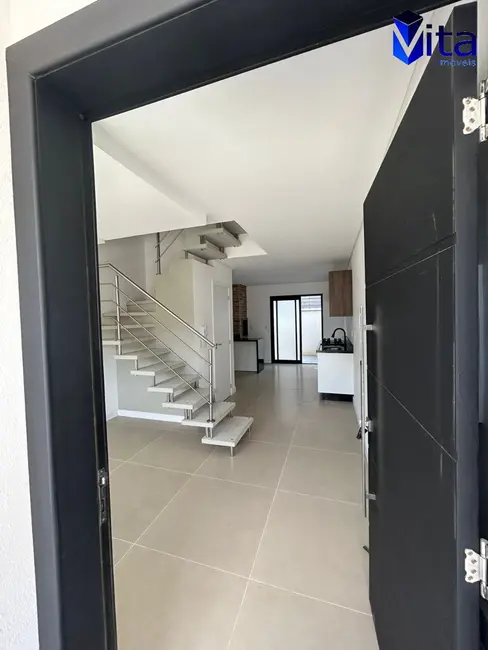 Foto 2 de Apartamento com 2 quartos para alugar, 85m2 em Cachoeira do Bom Jesus, Florianopolis - SC
