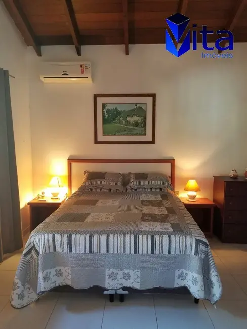 Casa com 4 quartos para alugar, 200m2 em Cachoeira do Bom Jesus, Florianopolis - SC - imagem 8 Foto 8 de Casa com 4 quartos para alugar, 200m2 em Cachoeira do Bom Jesus, Florianopolis - SC