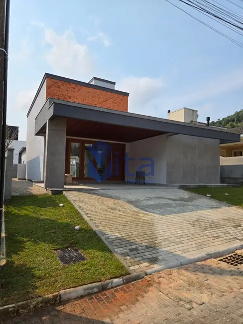 Foto 1 de Casa com 4 quartos à venda, 220m2 em Cachoeira do Bom Jesus, Florianopolis - SC