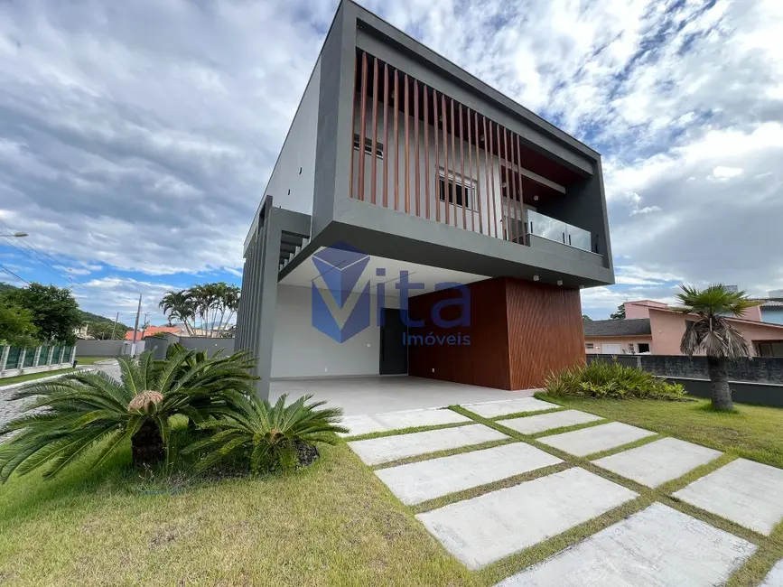 Foto 1 de Casa com 4 quartos à venda, 303m2 em Cachoeira do Bom Jesus, Florianopolis - SC