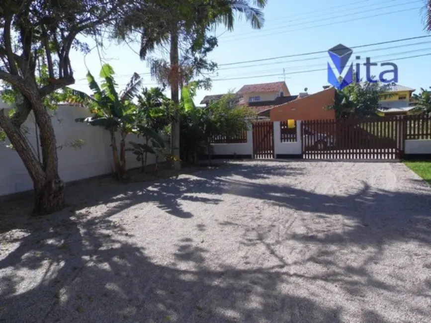 Casa com 3 quartos para alugar, 90m2 em Cachoeira do Bom Jesus, Florianopolis - SC - imagem 4 Foto 4 de Casa com 3 quartos para alugar, 90m2 em Cachoeira do Bom Jesus, Florianopolis - SC