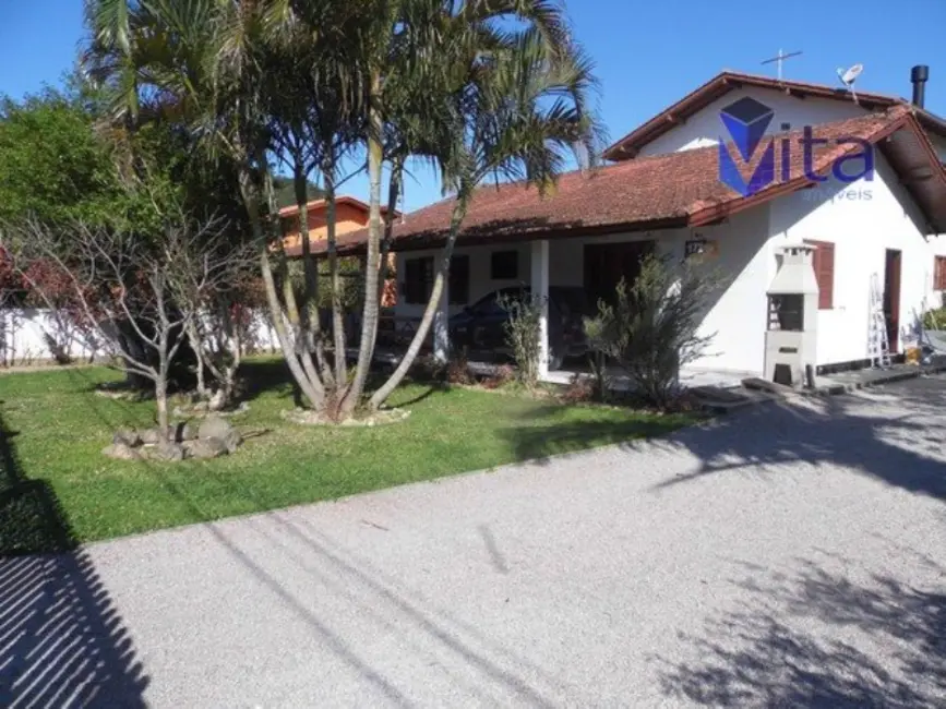 Casa com 3 quartos para alugar, 90m2 em Cachoeira do Bom Jesus, Florianopolis - SC - imagem 2 Foto 2 de Casa com 3 quartos para alugar, 90m2 em Cachoeira do Bom Jesus, Florianopolis - SC